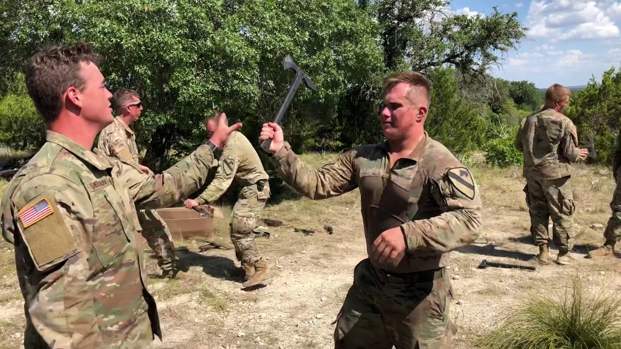 camera iphone 8 plus apk Army Apache Troops 1st Ápấchề Knife & Tomahawk Challenge with Snake Blocker