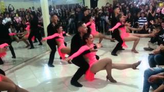 Video thumbnail of "Academia de baile bombacara bailando en pareja"