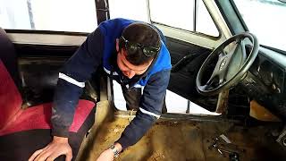 Hurda Lada Ni̇va Tabani Çürük Çikti Koltuklari Söktüm Lada Ni̇va Toplama