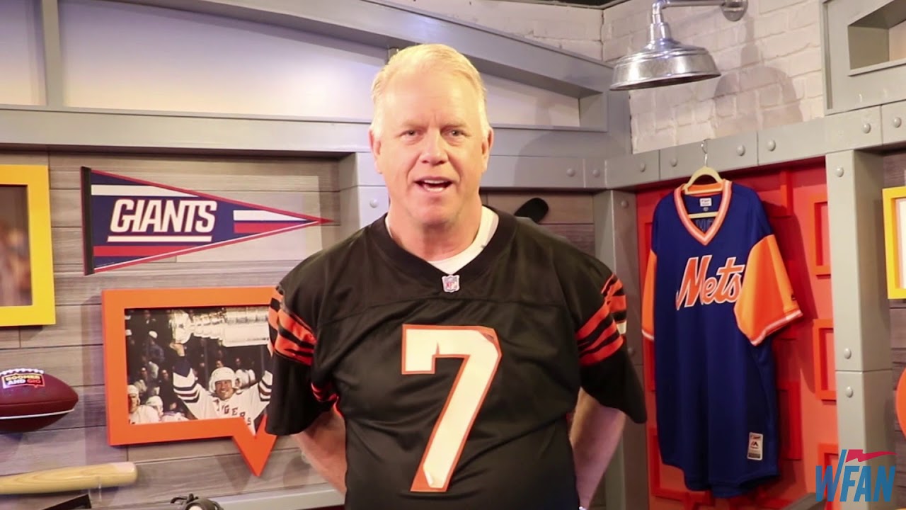 Boomer gets a little sentimental talking about his old Bengals jersey 