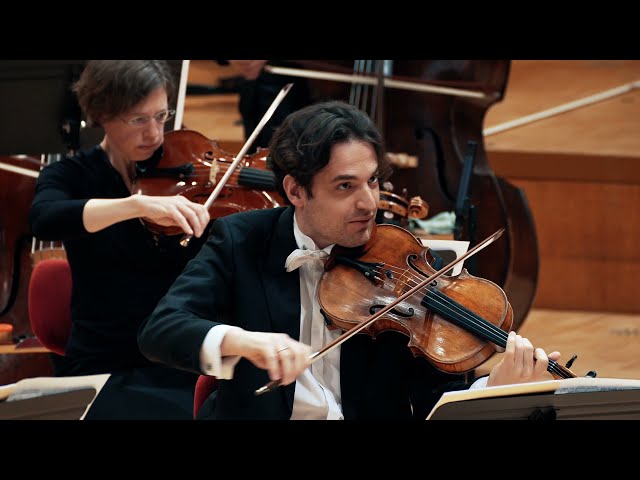 Schumann - Concerto pour piano : 1er mvt : J.Lisiecki  / Orch Académie Ste cécile / A.Pappano