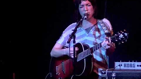 Julie Odell- Live@Chelsea's Cafe (Song 7/13 "Books...