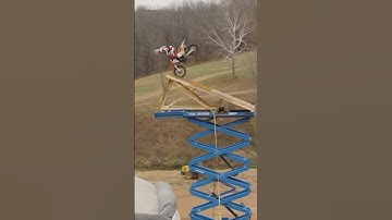 Travis Pastrana out doing himself yet again. #fmx #dirtbike #nitrocircus #frontflip #backflip #mx