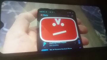 ME REACTING BORED SMASHING - TAYLOR SWIFT/2024 VERSION OF MORE MUSIC BUT ONLY WITH FUNNY SCREAMS!