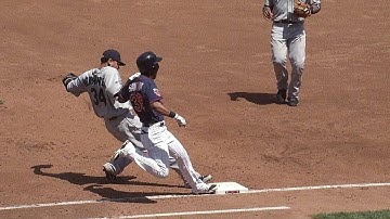 SEA@MIN: Twins challenge out call at first in 3rd