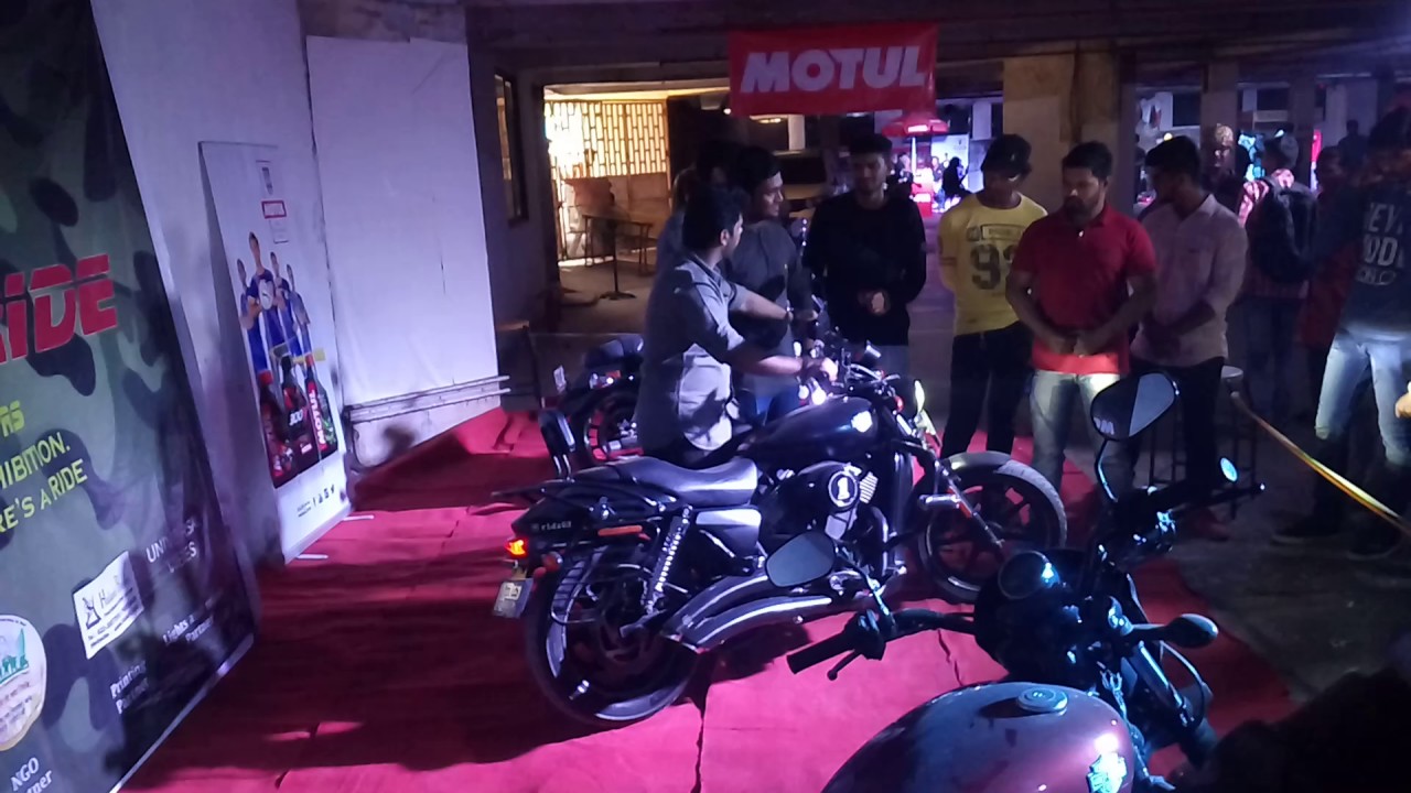 Harley Davidson Street 750 Custom Exhaust hard revving Ride for