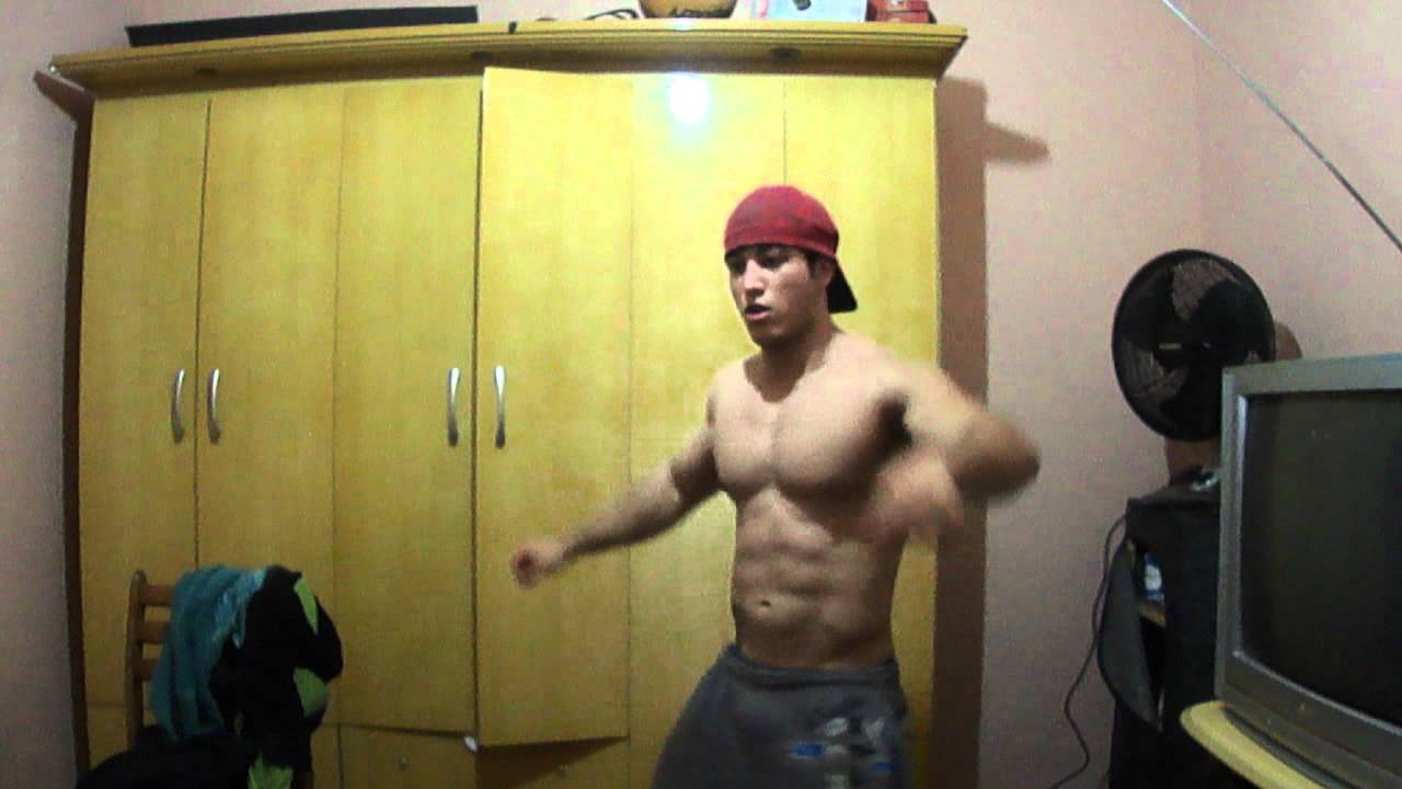 NA FALTA DO QUE FAZER BRINCANDO DE DANÇAR EM CASA