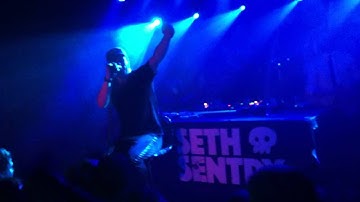 Seth Sentry - Float Away live at The Oslo, Hackney, UK. First UK Gig, broken ankle, funny intro