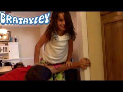 vlogs in spanish Amazing Father-Daughter Acrobatics (WK 138.6) | Bratayley