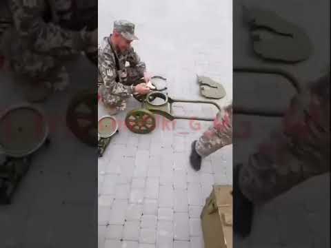 شاهد استهزاء الولايات المتحدة بالأوكرانيين و تسلمهم مدفع رشاش مكسيم نسخة عام 1941