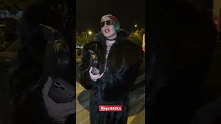 Boki 13 u stajlingu od pola miliona evra: Crna bunda do poda, preko grudi “guči” traka!