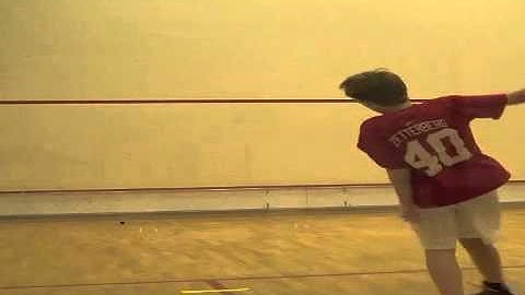 Squashcannon ballmachine: backing off, vary the shot and creating enough space