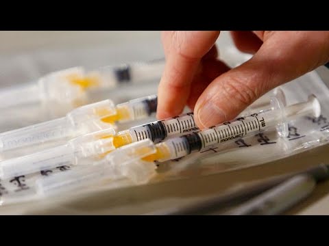 Коронавирус: ВОЗ перепроверяет вакцину AstraZeneca
