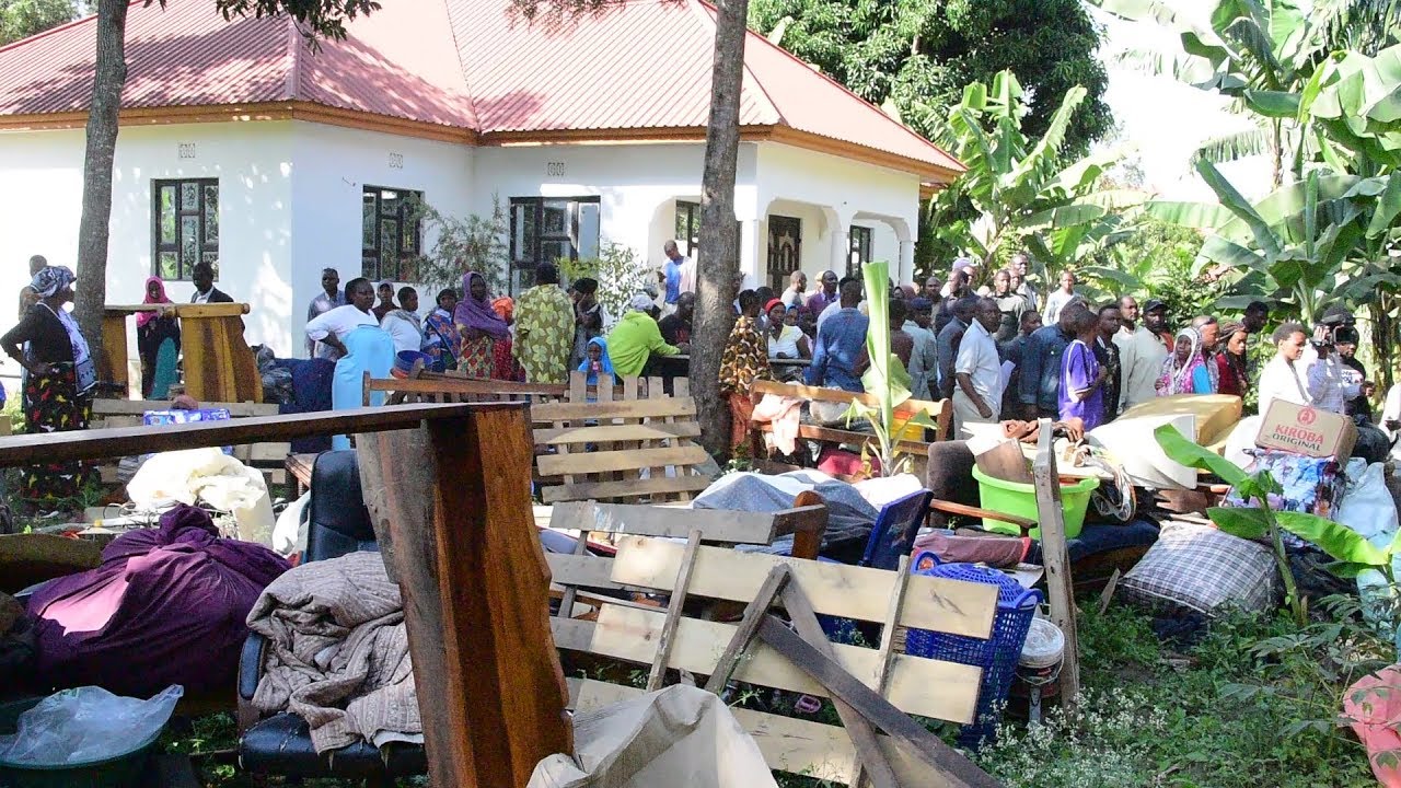 TAHARUKI YATANDA ARUSHA  WANANCHI WABOMOLEWA NYUMBA ZAO,UGOMVI WA FAMILIA WATAJWA