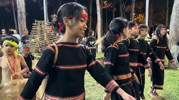 Hoà tấu nhạc cụ tre nứa của làng Têng xã Tân Sơn