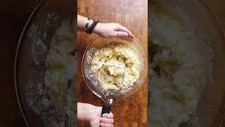 Vegan mashed potatoes and gravy in one pot! Search “mashed potatoes” at makeitdairyfree.com 4 recipe