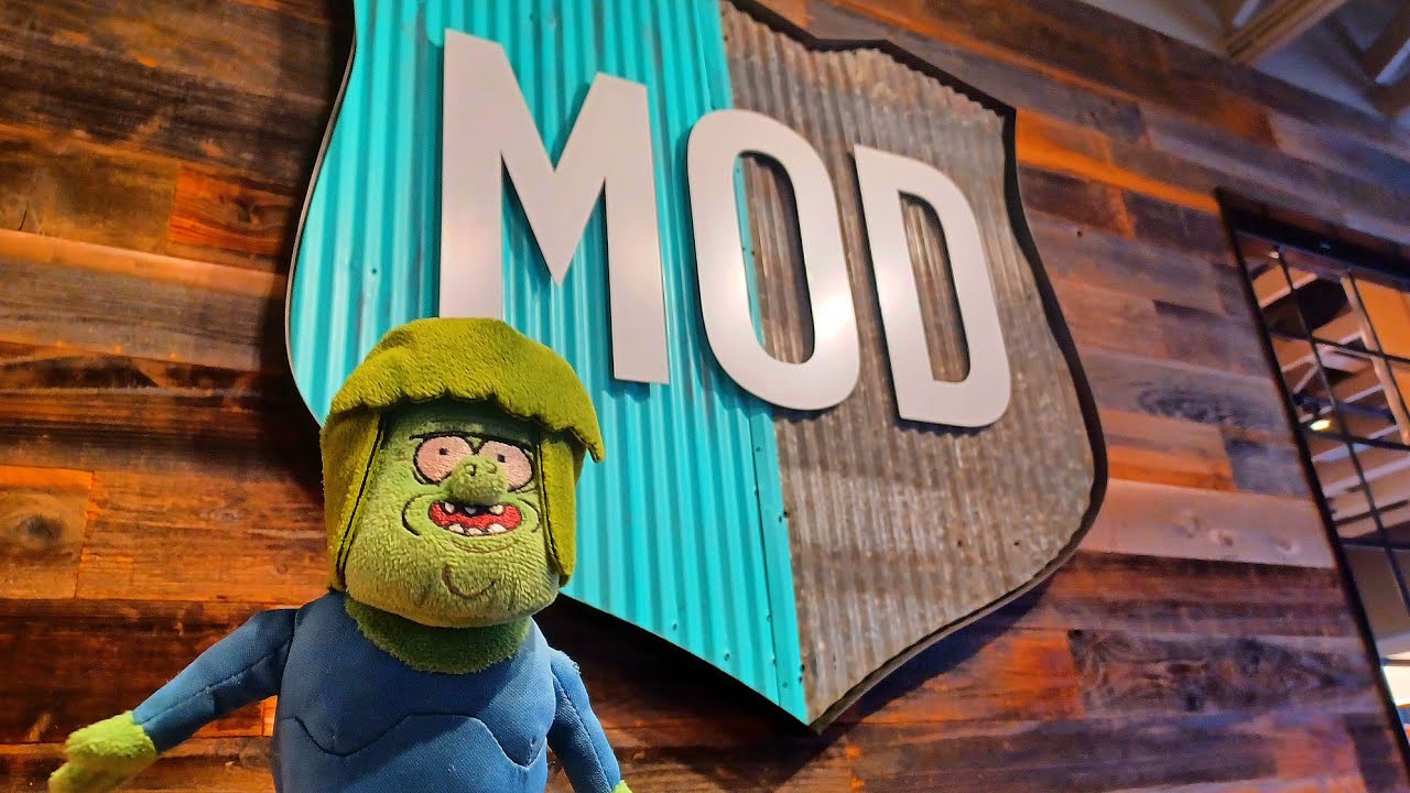MUSCLE MAN GOES TO MOD PIZZA