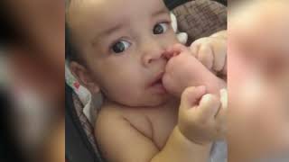 Nicolas Chupando O Dedo Do Pé