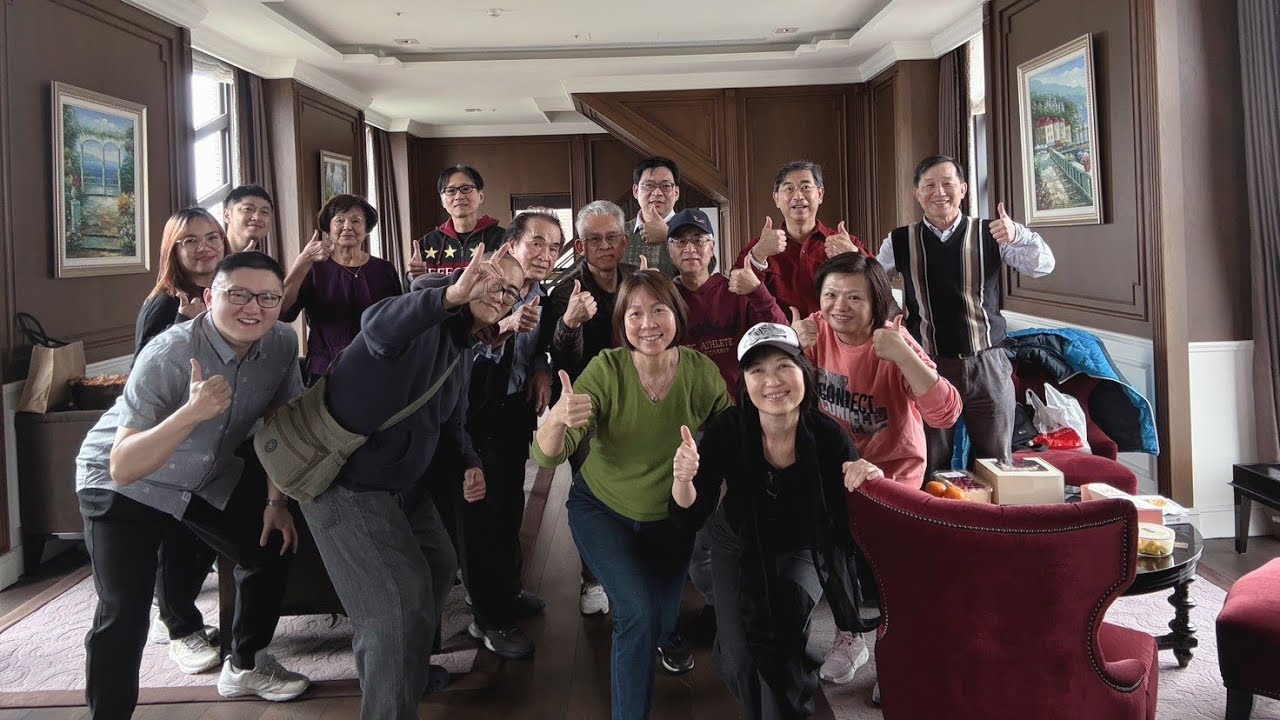 Happy English Club Karaoke (1)