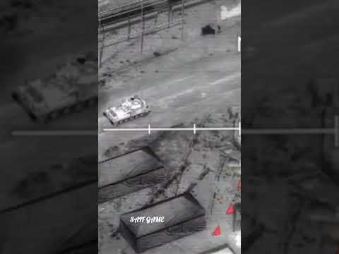 شوف كيف طار الجندي اثناء القصف  