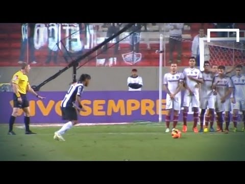 Ronaldinho scores two superb free-kicks - Atletico Mineiro v Fluminense