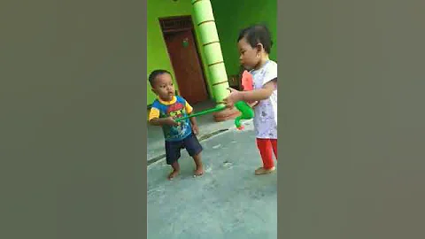 Video tiktok anak lucu cantik berebut mainan... #cousins #reels #shorts #explore #happy #like