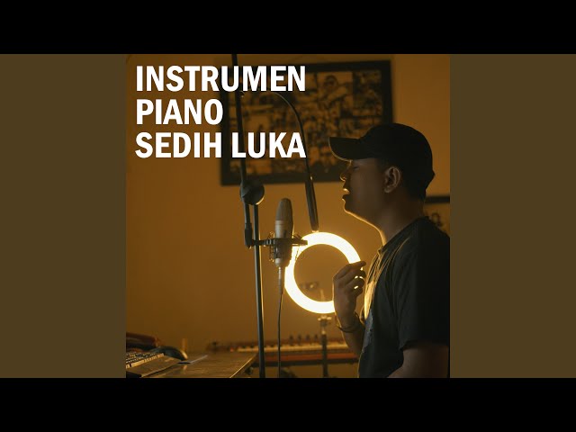 Piano Sedih Luka (Instrumental) class=