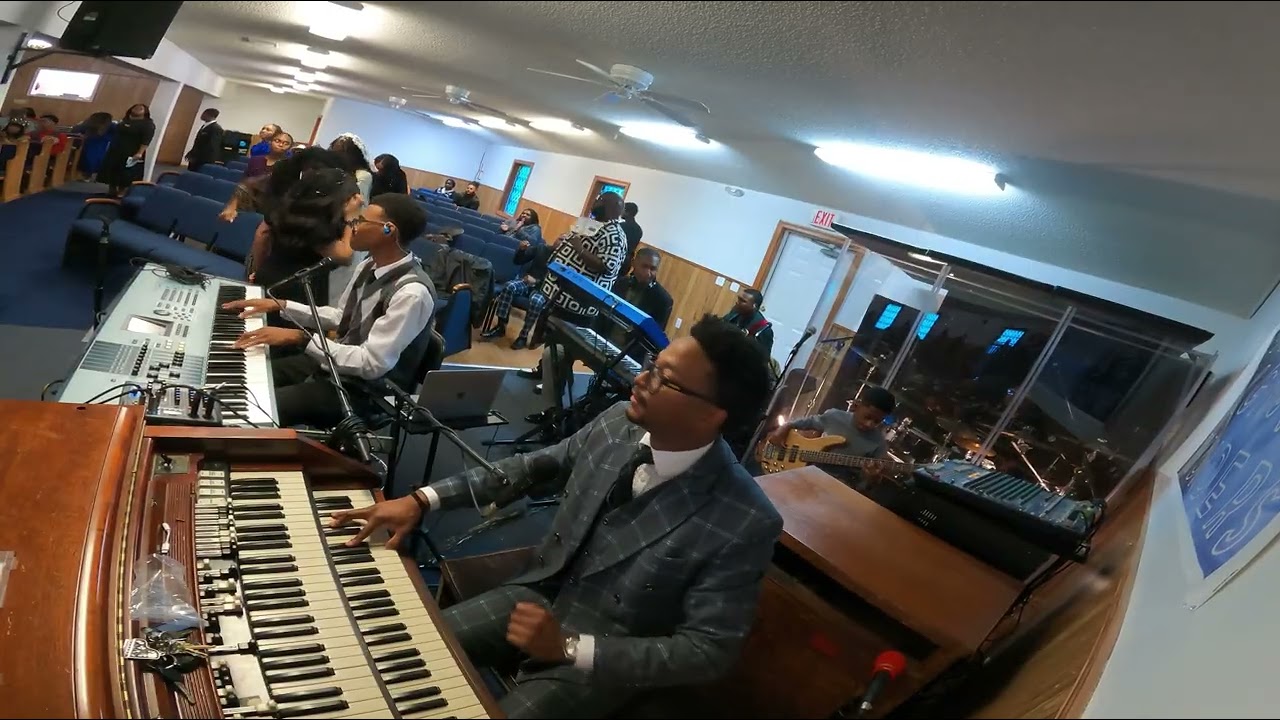 PRAISE BREAK at Guiding Light Apostolic Church 2025 (BAND VIEW)