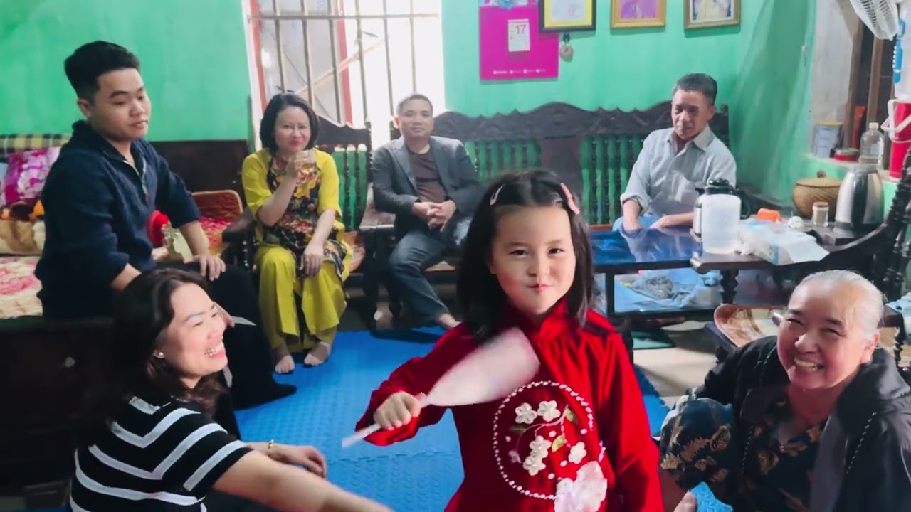 Chúc Tết ông bà Thấm Thơ mùng một Tết Bính Ngọ