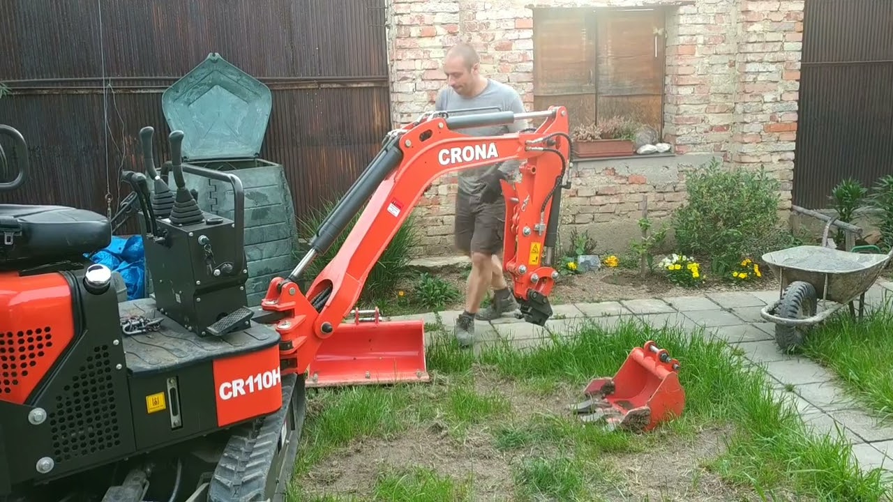 minibagr 1100 kg, crona, CR110H