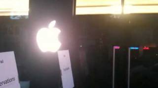 Apple Store Palo Alto pulsing