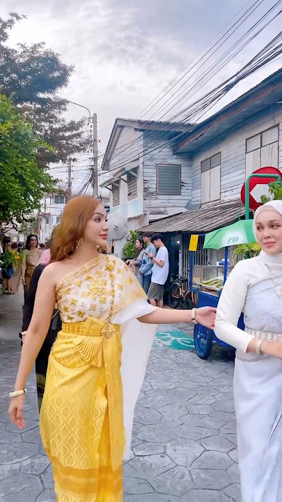 Bangkok trip with Nelydia Senrose, Uqasha Senrose, Raysha Rizrose, Aprena Manrose & Nadiyah Shahab.