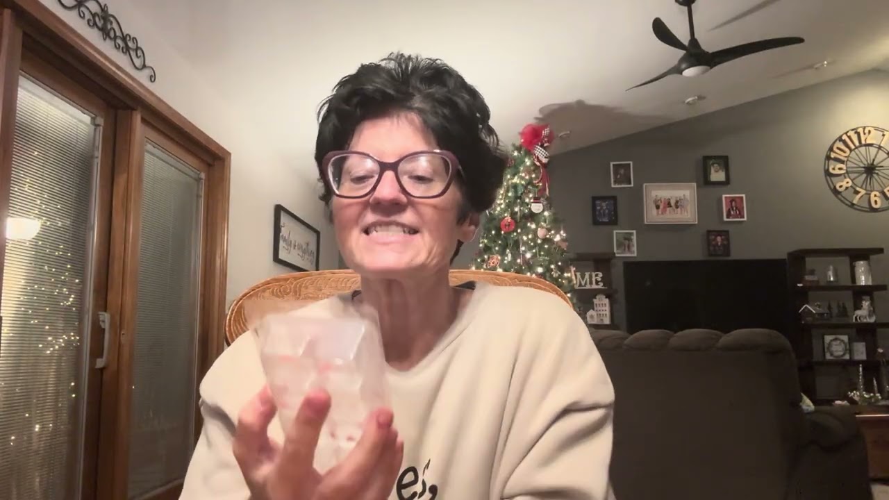 Очень хаотичные пустые восковые флаконы с Чарльзом 🐶 