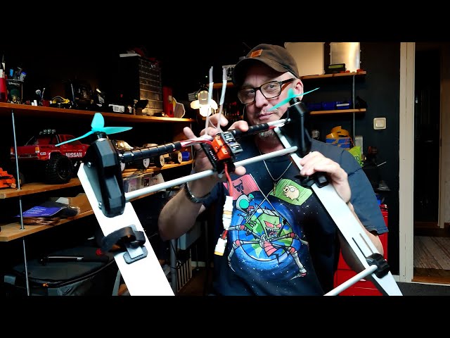 SnowFlowFour - rc drone snow-thingie