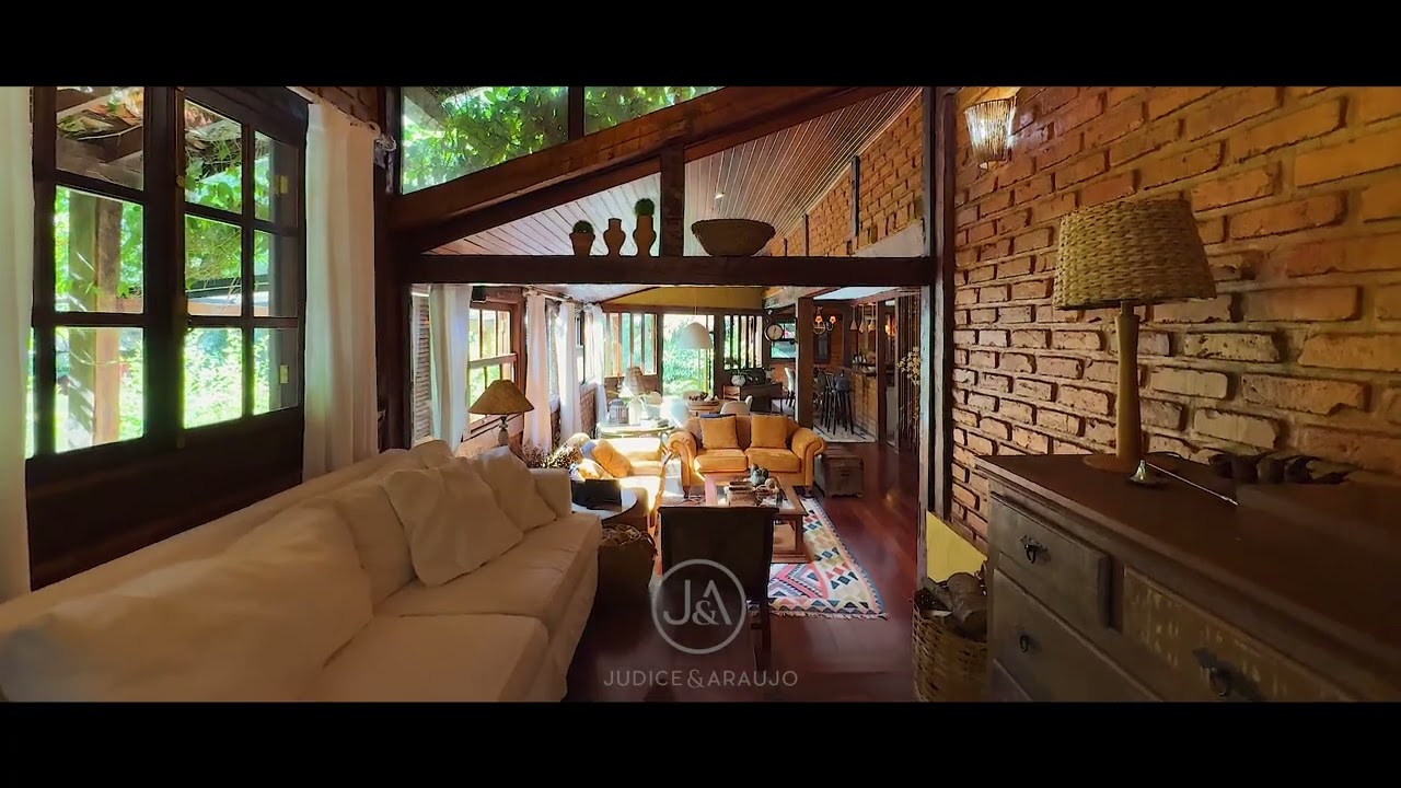 Casa à venda com 4 quartos, 117m² - Araras, Petrópolis/RJ