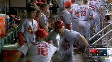 STL@PIT: Cardinals break game open with six-run 12th