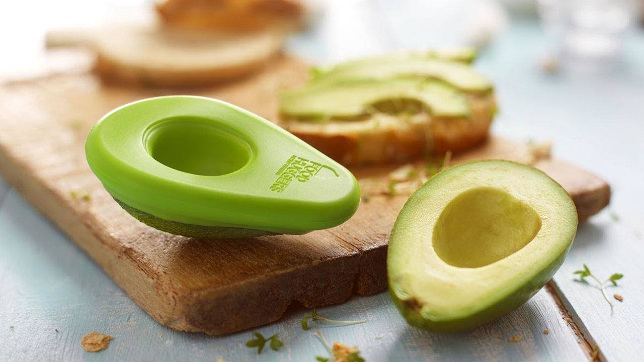 Review: How Long Can The Food Hugger Keep an Avocado Half From Turning Brown? | Rachael Ray Show