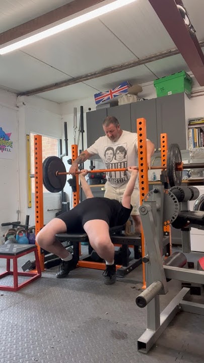 Unbelievable 12 Year Old Girl Bench Presses 60kg unbelievable-12-year-old-girl-bench-presses-60kg