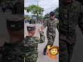 IMPACTANTE, hermoso gesto de niño a las fuerzas milit4res de su país!
