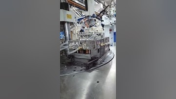 robot machine for vertical injection molding machine