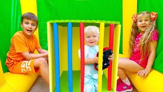 Download Lagu Diana and Roma go through the Maze to help Oliver | Big Maze Challenge | Diana and Roma MP3 Download Lagu Diana and Roma go through the Maze to help Oliver | Big Maze Challenge | Diana and Roma MP3