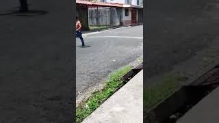 Borracho vs policía Costa Rica.