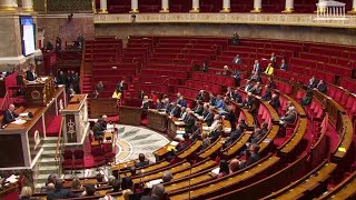 Tv Klan - Qeveria franceze u mbijeton 2 mocioneve |Lajme-News