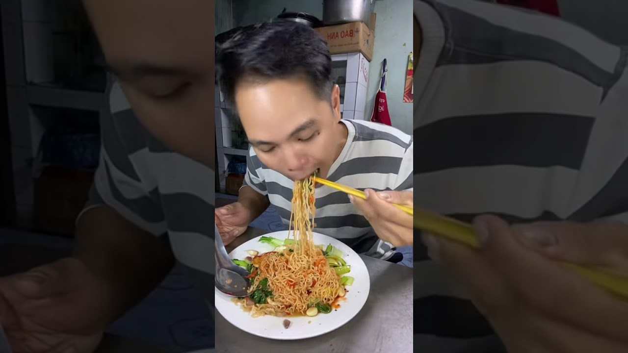 Mì sào cải 4 gói kèm trứng lót lòng