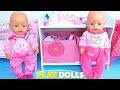 Twins baby born dolls et leurs histoires drles dans une maison de poupe  jouer aux poupes