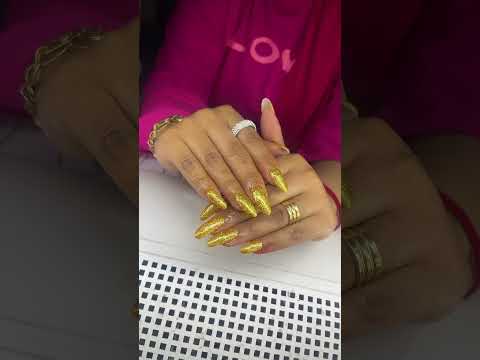 ريفال للاظافر الهارد جيل بعد ٣٩ يوم شوفوا جمال اللون الجولد بيوتي سنتر سوسو ستايل  جيل