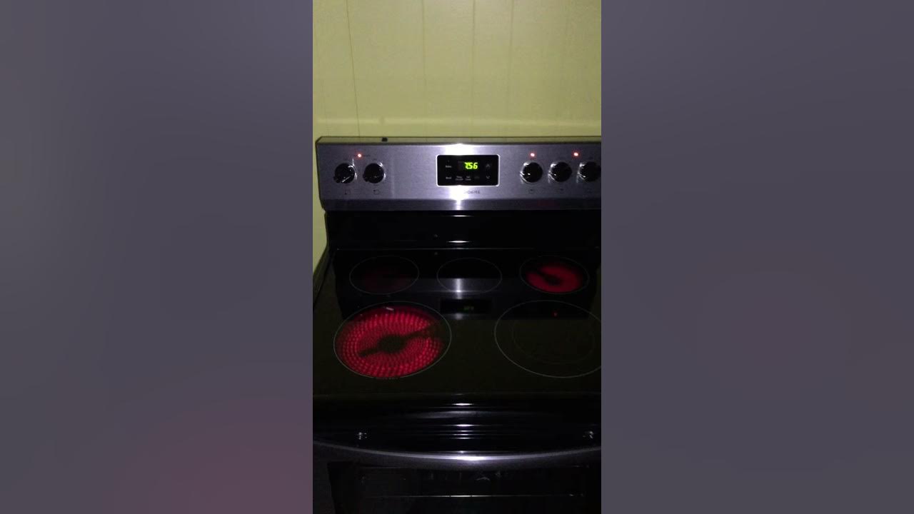 Frigidaire FFEF3052TS - YouTube