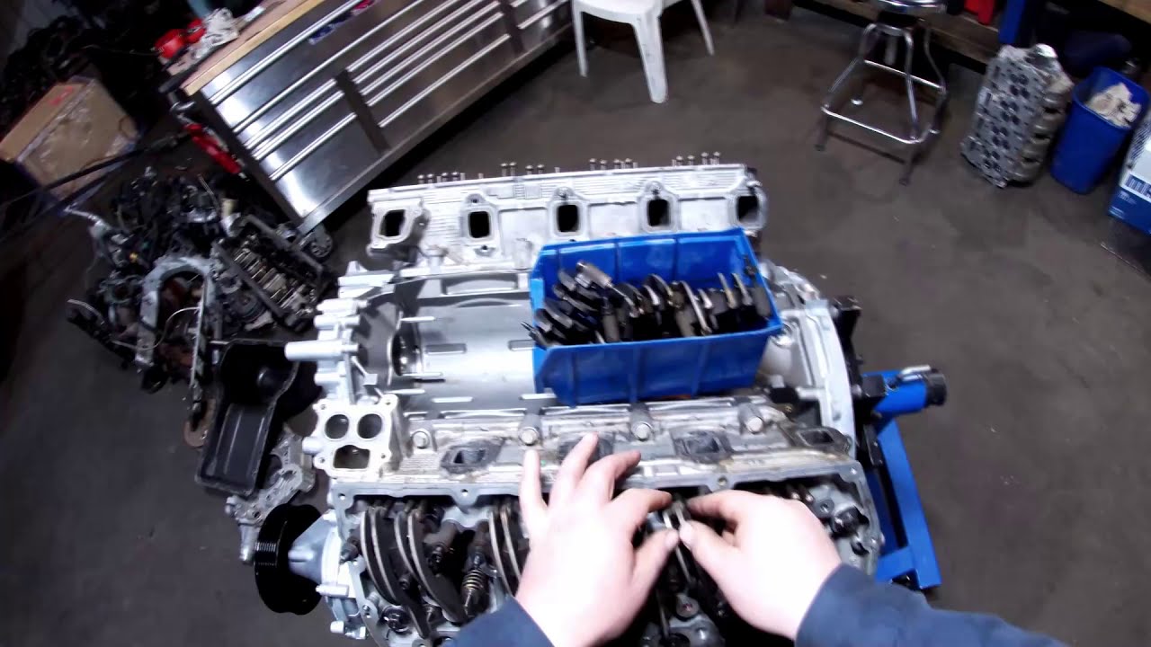 New engine build 6.7 L Ford Part 1 /2 - YouTube