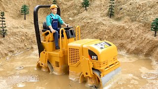 Funny construction vehicles | The road roller crashes and the police car needs help