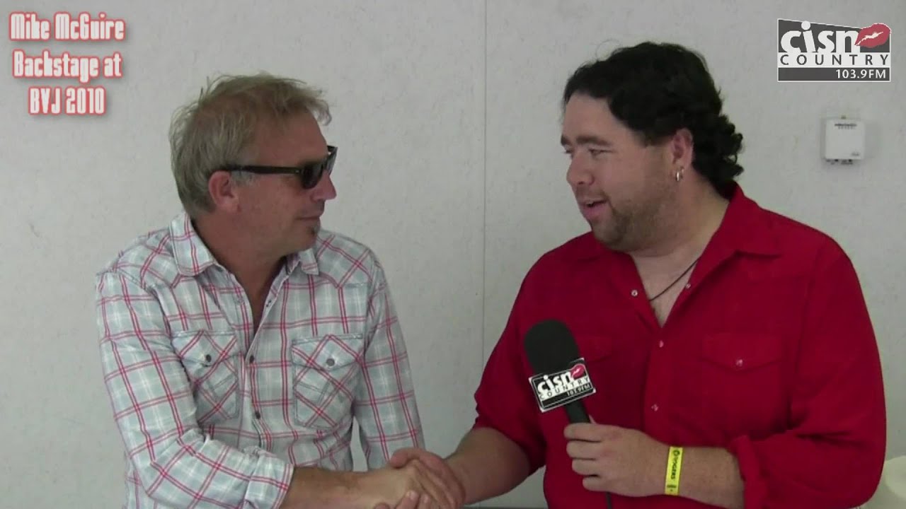 Regardez Mike McGuire with Kevin Costner 2010 - Looking Back at Big Valley Jamboree 2009 sur YouTube Regardez Mike McGuire with Kevin Costner 2010 - Looking Back at Big Valley Jamboree 2009 sur YouTube